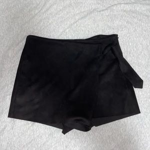 Zara black faux suede skort